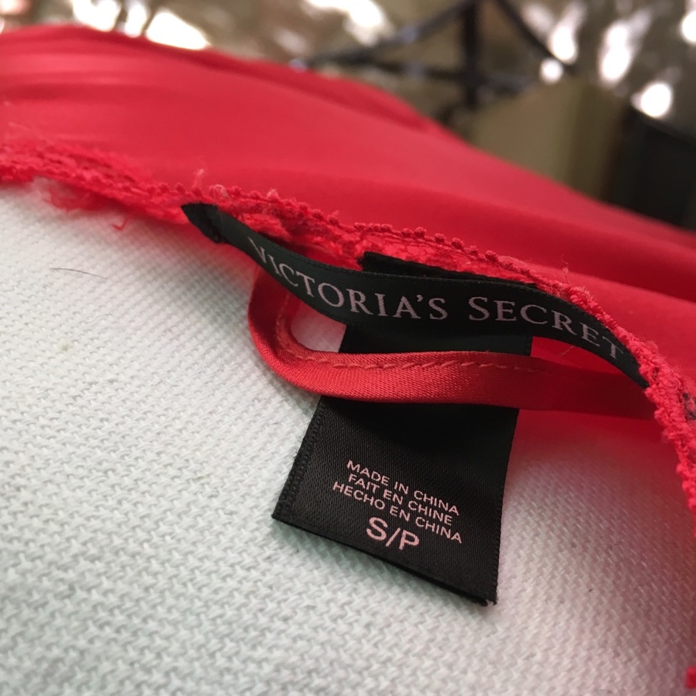 Victoria’s Secret Red Sleep Robe - Picture 8 of 8